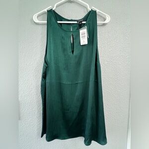 Torrid - Shiny textured emerald green sleeveless blouse. Size 2X